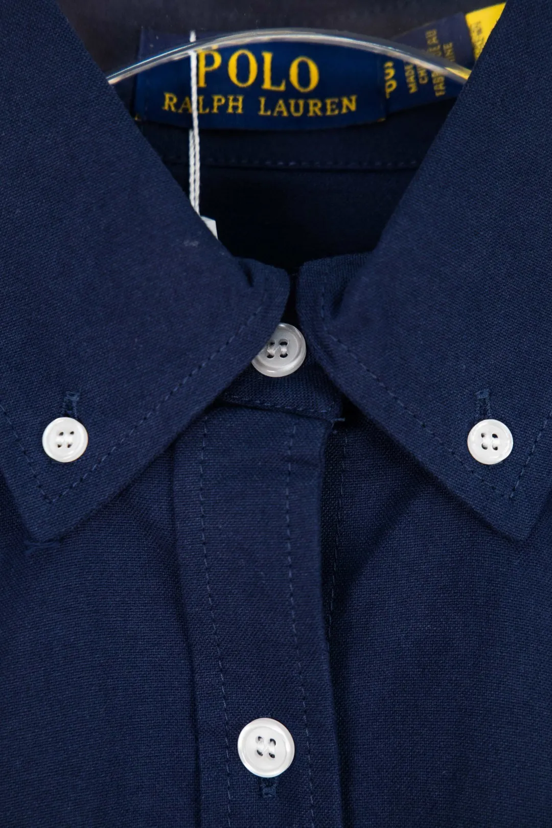 🅿️250 New: Style number: B141 Ralph Lauren/Ralph Lauren classic small label couple's long-sleeved shirt 1️⃣ Made of high-quality fabrics, the upper body is soft and comfortable, extremely delicate, and feels solid, smooth and soft. The fabric has the characteristics of being wrinkle-free and has an invincible feel. The details are perfectly handled! 2️⃣The workmanship details are perfectly controlled. They are all hemmed with vest technology, and the inside of the sleeves are also used. Different from the four-needle and five-thread workmanship, the collars are also all designed with interlining, showing high-end fashion and individuality, and the style is fashionable, simple and elegant! 3️⃣It is very youthful and energetic, and can be easily worn by both men and women. It is very in line with the fashion aesthetic concepts of today's young people! Color: Black, White, Navy Size: S, M, L, XL